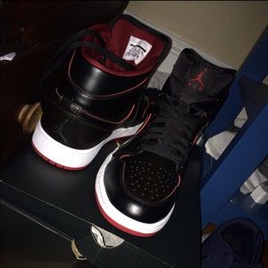 Air Jordan 1 “Infared” Mids